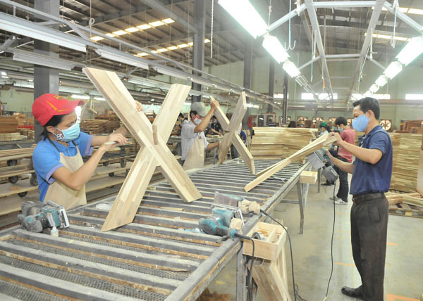 Nhóm hàng xuất khẩu chủ lực năm 2018: Ngành gỗ và mối lo bị doanh nghiệp Trung Quốc “lũng đoạn”